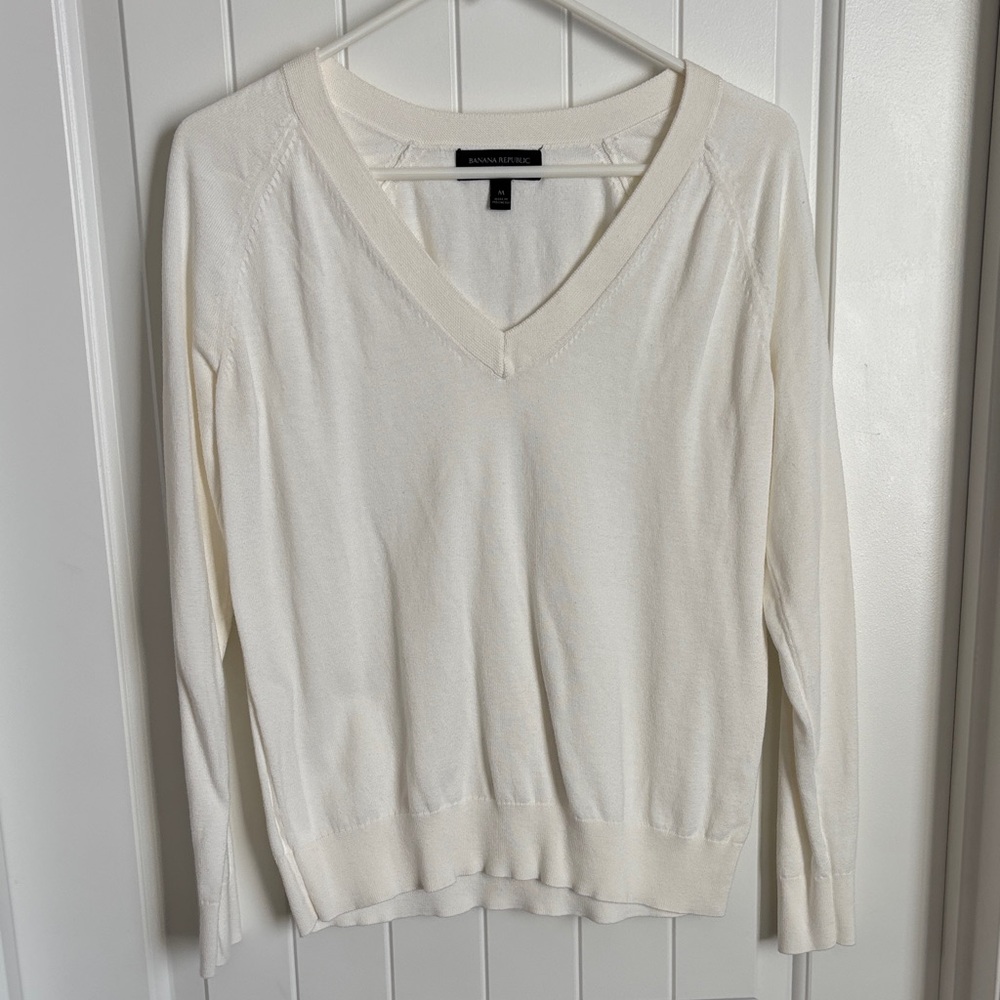 Banana Republic Cream V-Neck Pullover